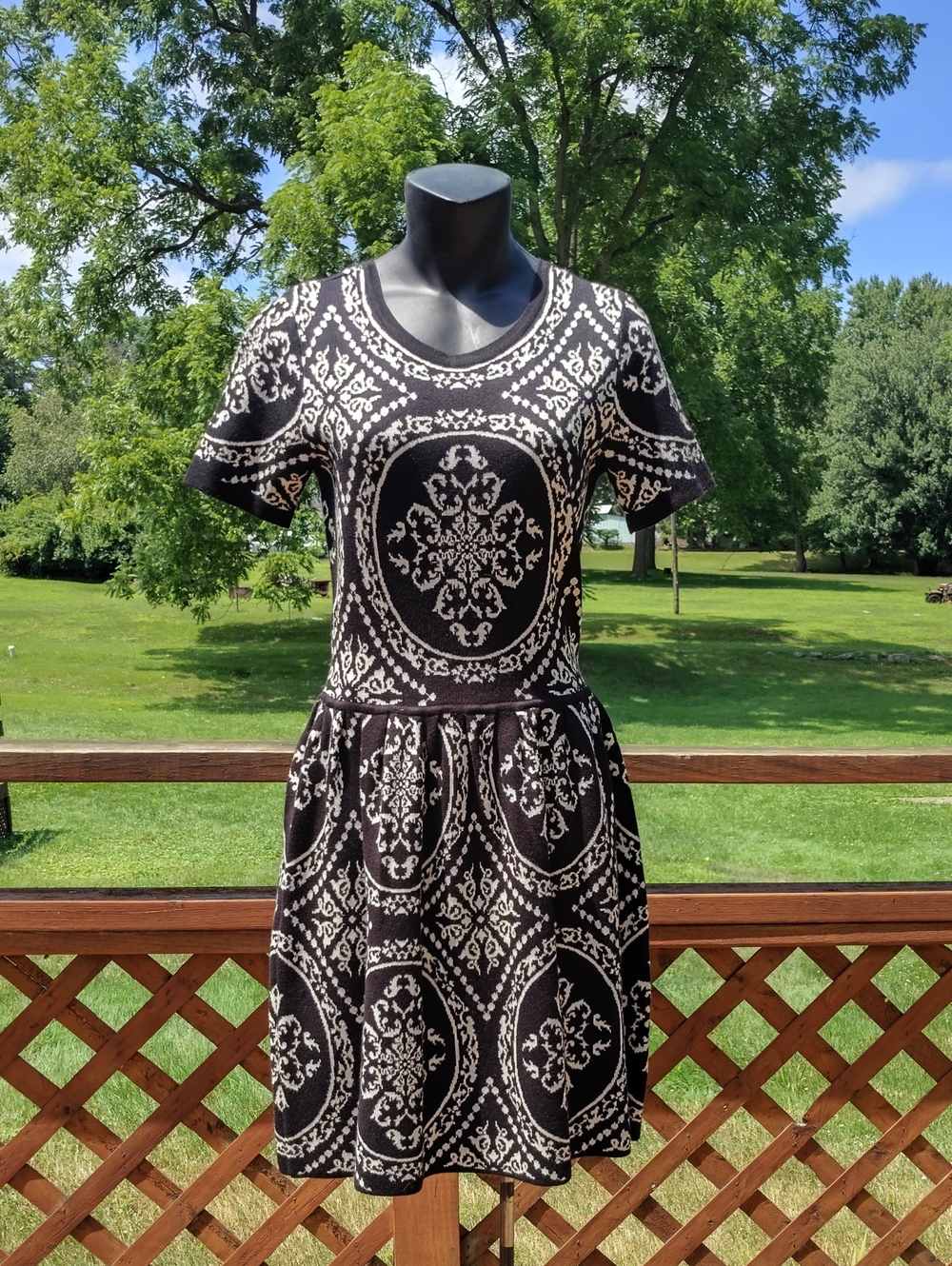 Romeo + Juliet Couture Black & White Whimsigoth Knit Sweater Dress Size Medium